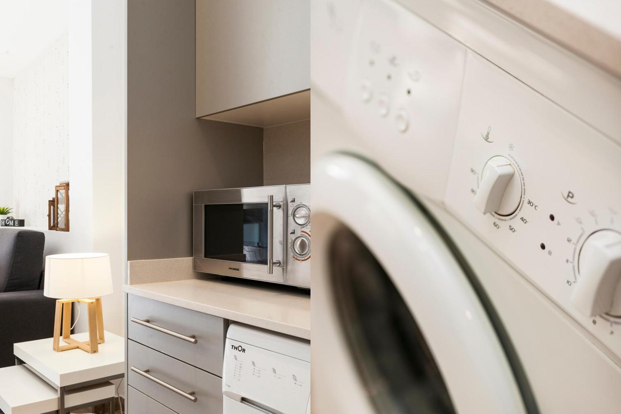 Feelathome Mozart Apartments Барселона Экстерьер фото