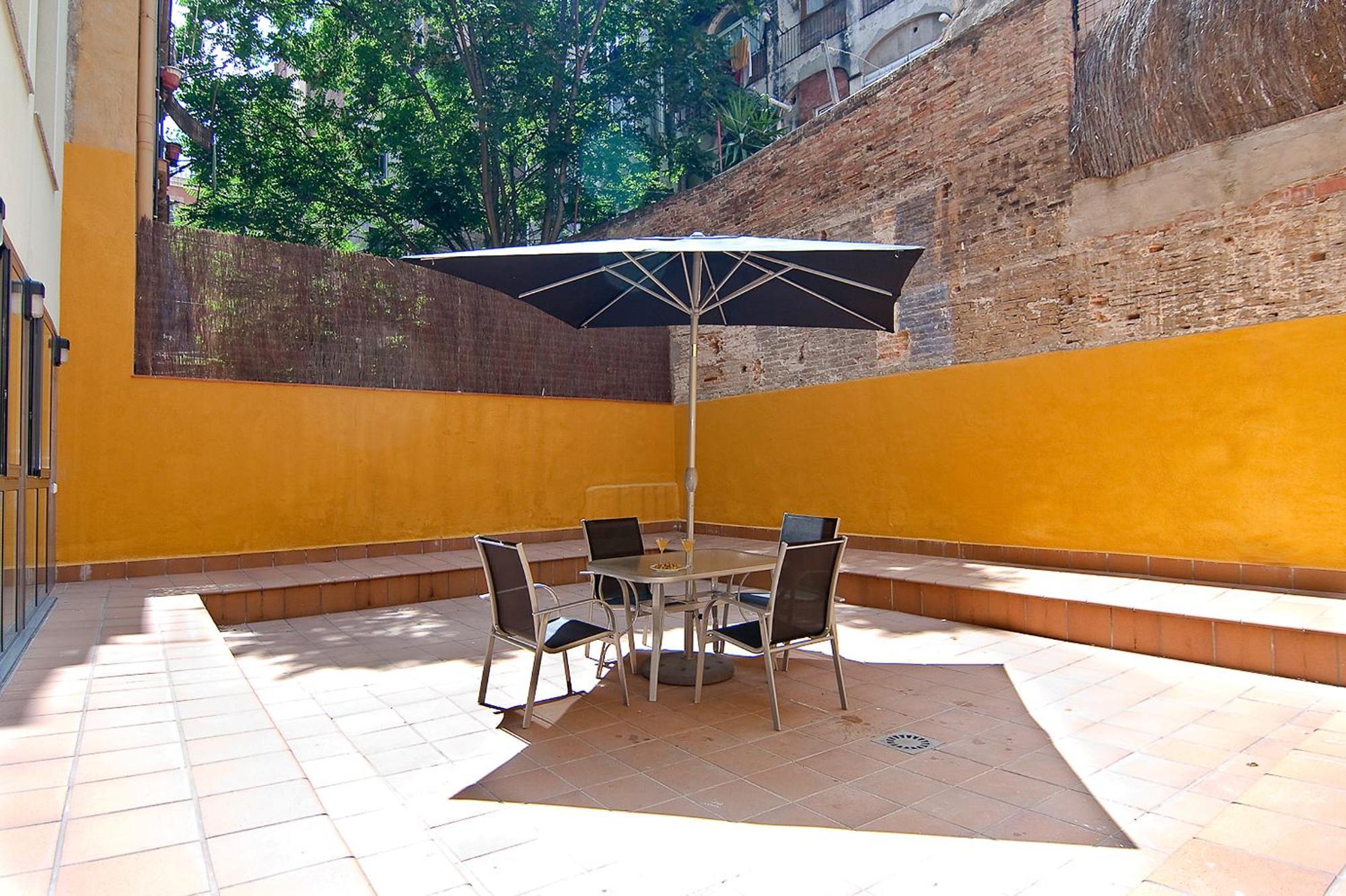 Feelathome Mozart Apartments Барселона Экстерьер фото