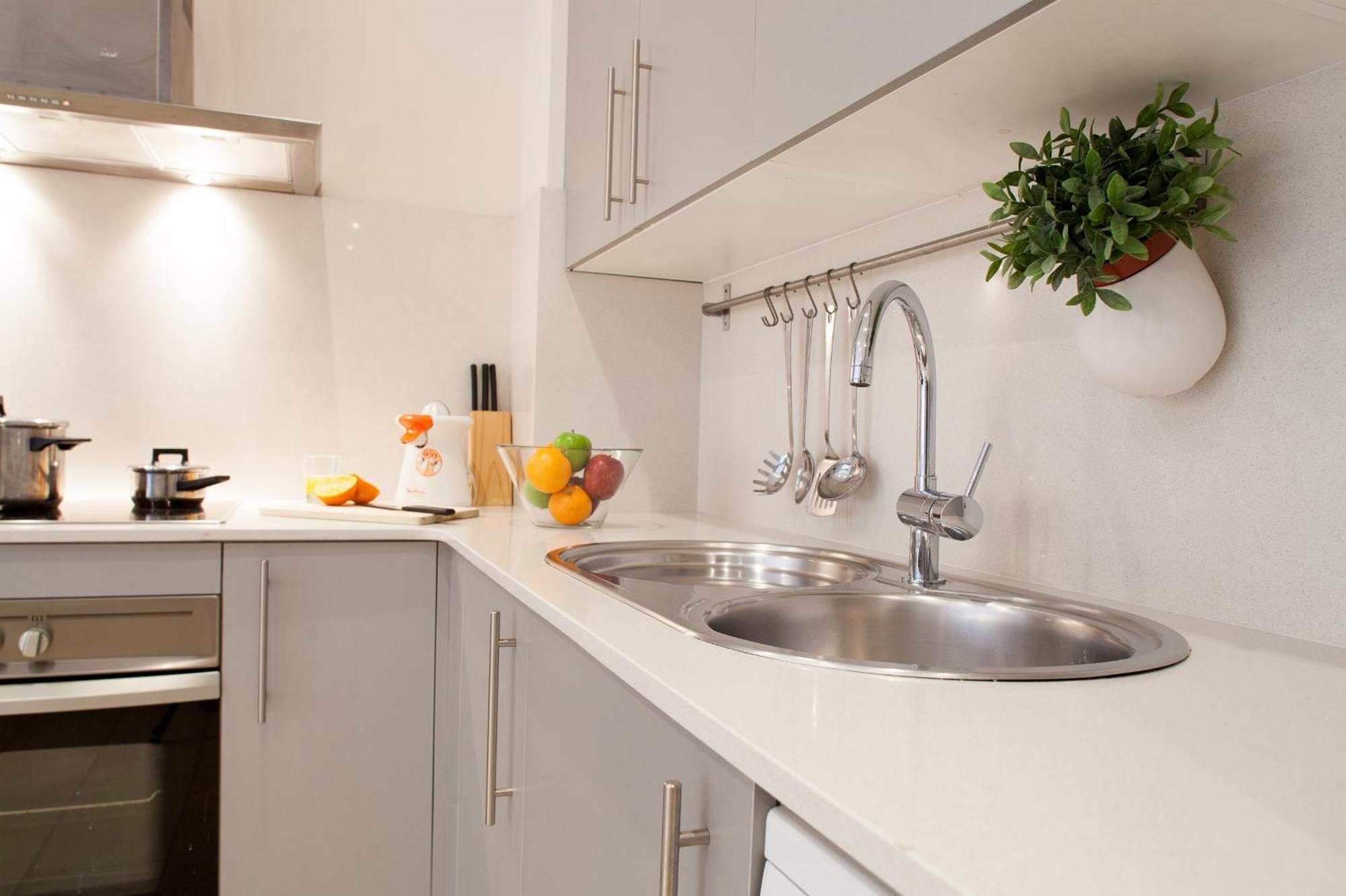 Feelathome Mozart Apartments Барселона Экстерьер фото