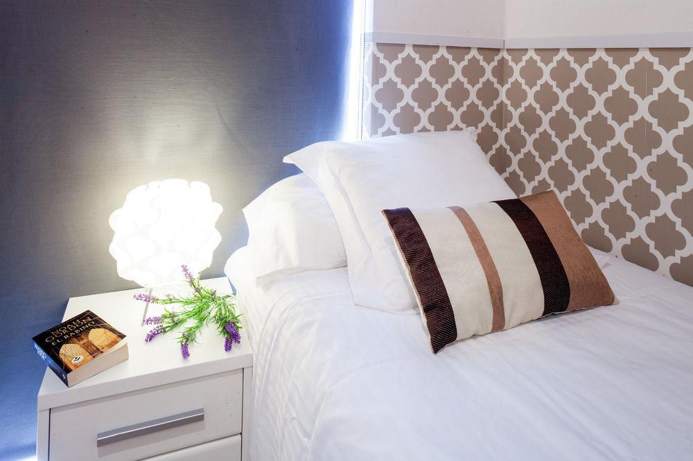 Feelathome Mozart Apartments Барселона Экстерьер фото