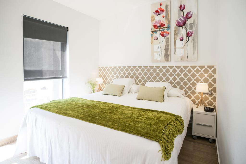 Feelathome Mozart Apartments Барселона Экстерьер фото